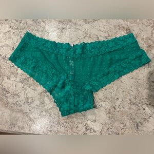 VS PINK Low Rise Lace Cheekster Holiday Panty NWOT Large Green